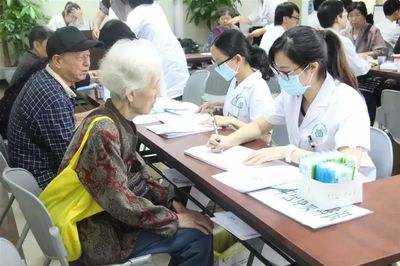 越秀老人可免費申領200元健康體檢券，18個街道聯系方式一覽